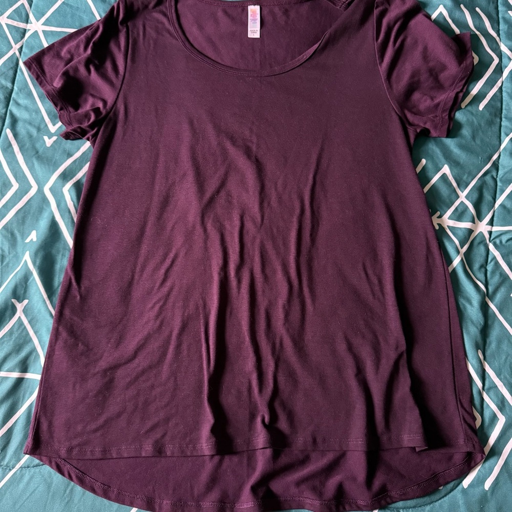Lularoe Women's Scoop Neck Tee in Deep Plum